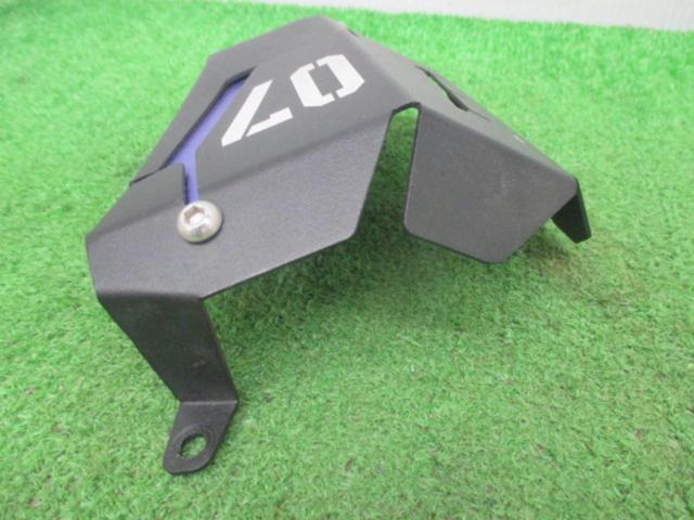 【MT-07/FZ-07 (’14-’21)】メーカー不明 クーラントリカバリータンク シールドカバー