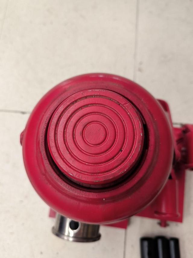32トン ボトルジャッキ