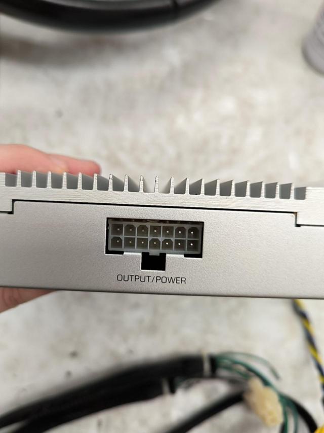 ADDZEST/ClarionAPA4060
4ch power amplifier