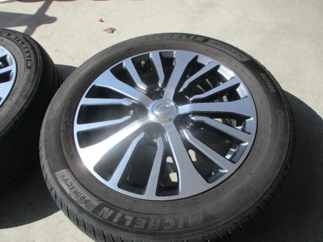 Genuine Nissan parts
Serena
Original wheels + MICHELIN PRIMACY 4