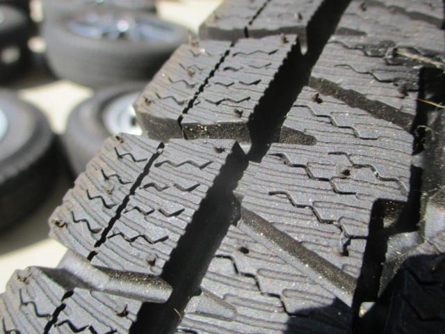 Honda genuine
Vamos
Genuine wheels + DUNLOP WINTER
MAXX
SV01
