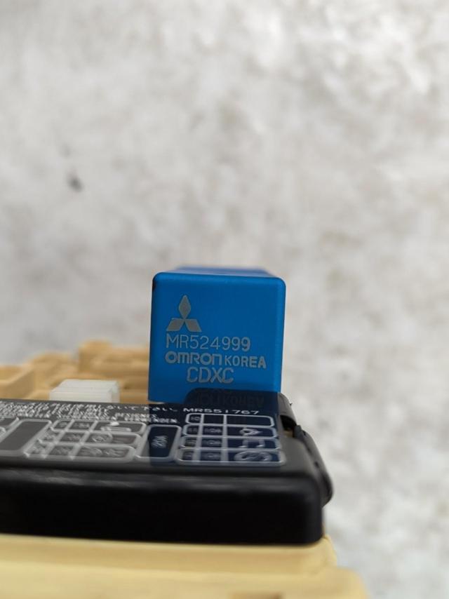 Mitsubishi
Pajero mini
Fuse box
