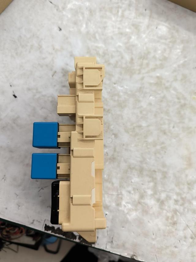 Mitsubishi
Pajero mini
Fuse box