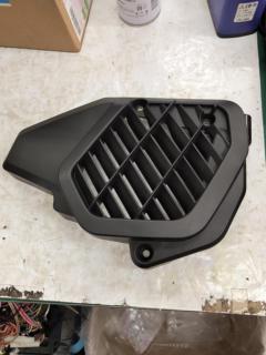HONDA PCX125純正ラジエターカバー