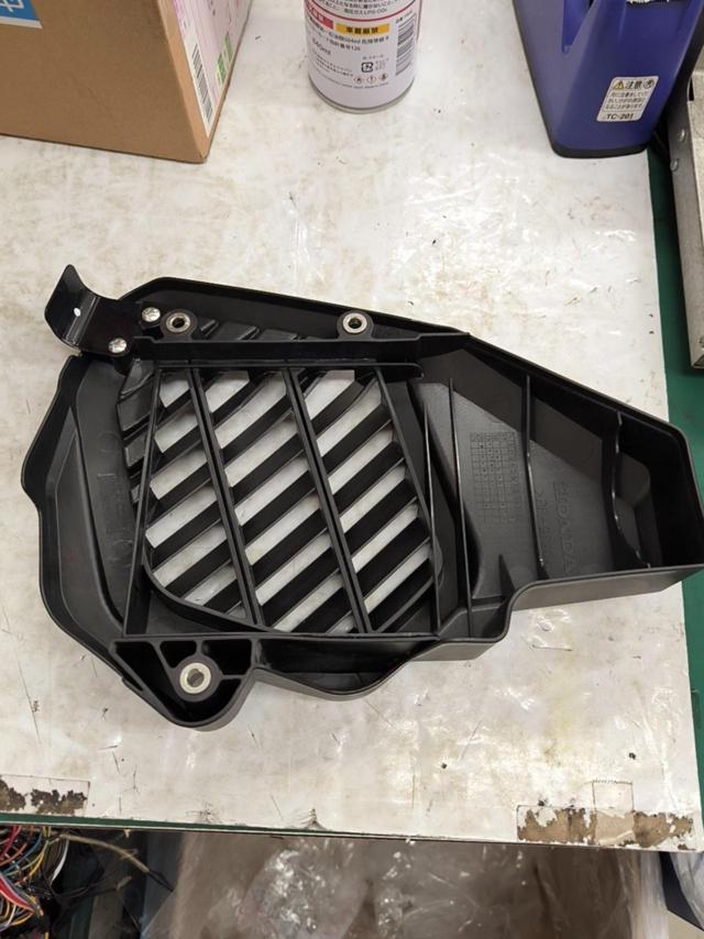 HONDA PCX125純正ラジエターカバー