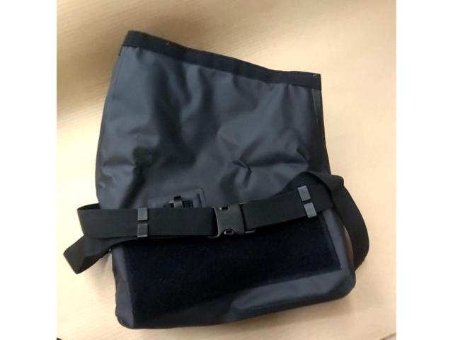 DOPPELGANGERターポリンシングルサイドメッセンジャーバッグ 容量10L