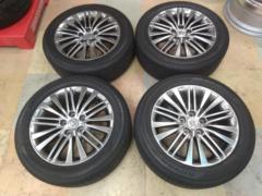 Toyota original (TOYOTA)
Crown
Royal / 210 series
Alloy Wheels
+
YOKOHAMA (Yokohama)
ADVAN
dB
V552
