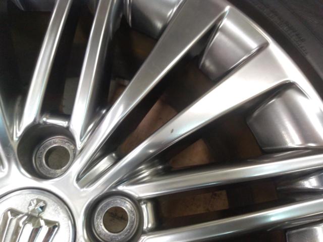 Toyota original (TOYOTA)
Crown
Royal / 210 series
Alloy Wheels
+
YOKOHAMA (Yokohama)
ADVAN
dB
V552