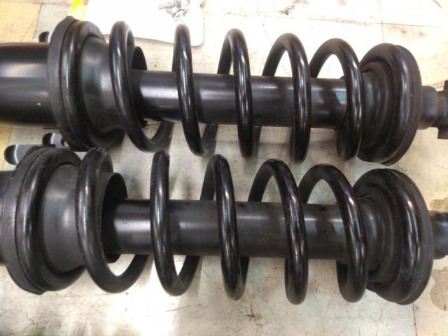 Genuine Toyota 210 Series Crown Royal
Suspension kit/shock absorber