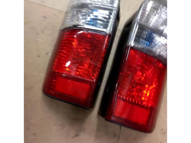 メーカー不明 100系ハイエース テールレンズ