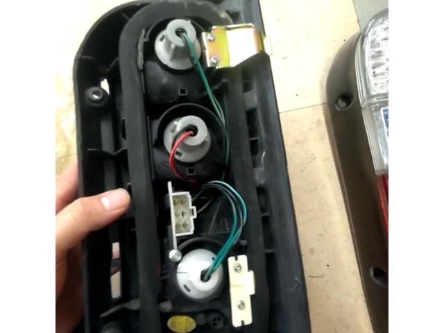 メーカー不明 100系ハイエース テールレンズ