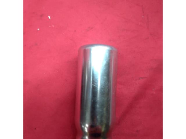 Shift knob
No screw threads