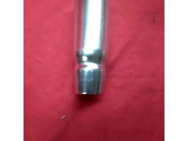 Shift knob
No screw threads