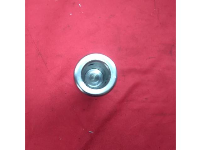 Shift knob
No screw threads
