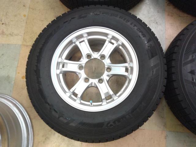 weds (Weds)
KEELER (Keeler)
Wheel
+
KUMHO / MARSHAL
WinTer
PorTran
CW 61
195 / 80R15
107 / 105L
8PR