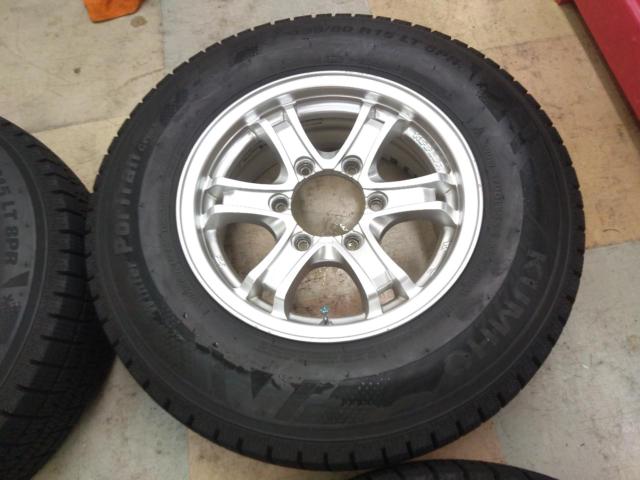 weds (Weds)
KEELER (Keeler)
Wheel
+
KUMHO / MARSHAL
WinTer
PorTran
CW 61
195 / 80R15
107 / 105L
8PR