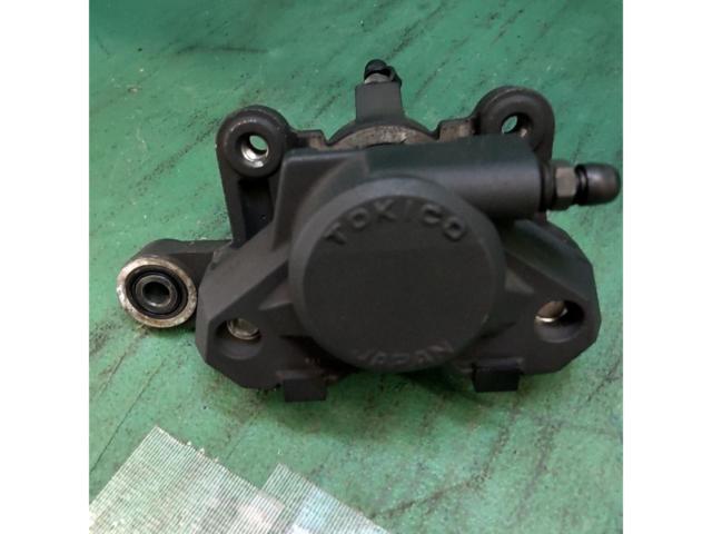 【KAWASAKI】ZRX1200R 純正リアキャリパー