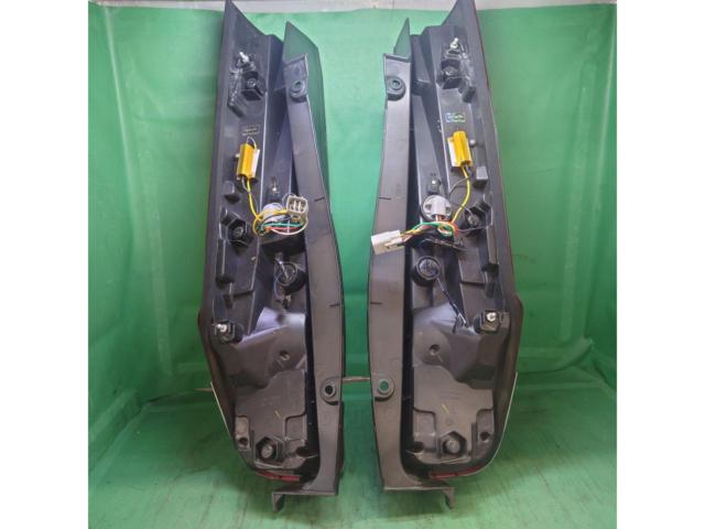 Valenti 80系ヴォクシー 左右テールレンズ