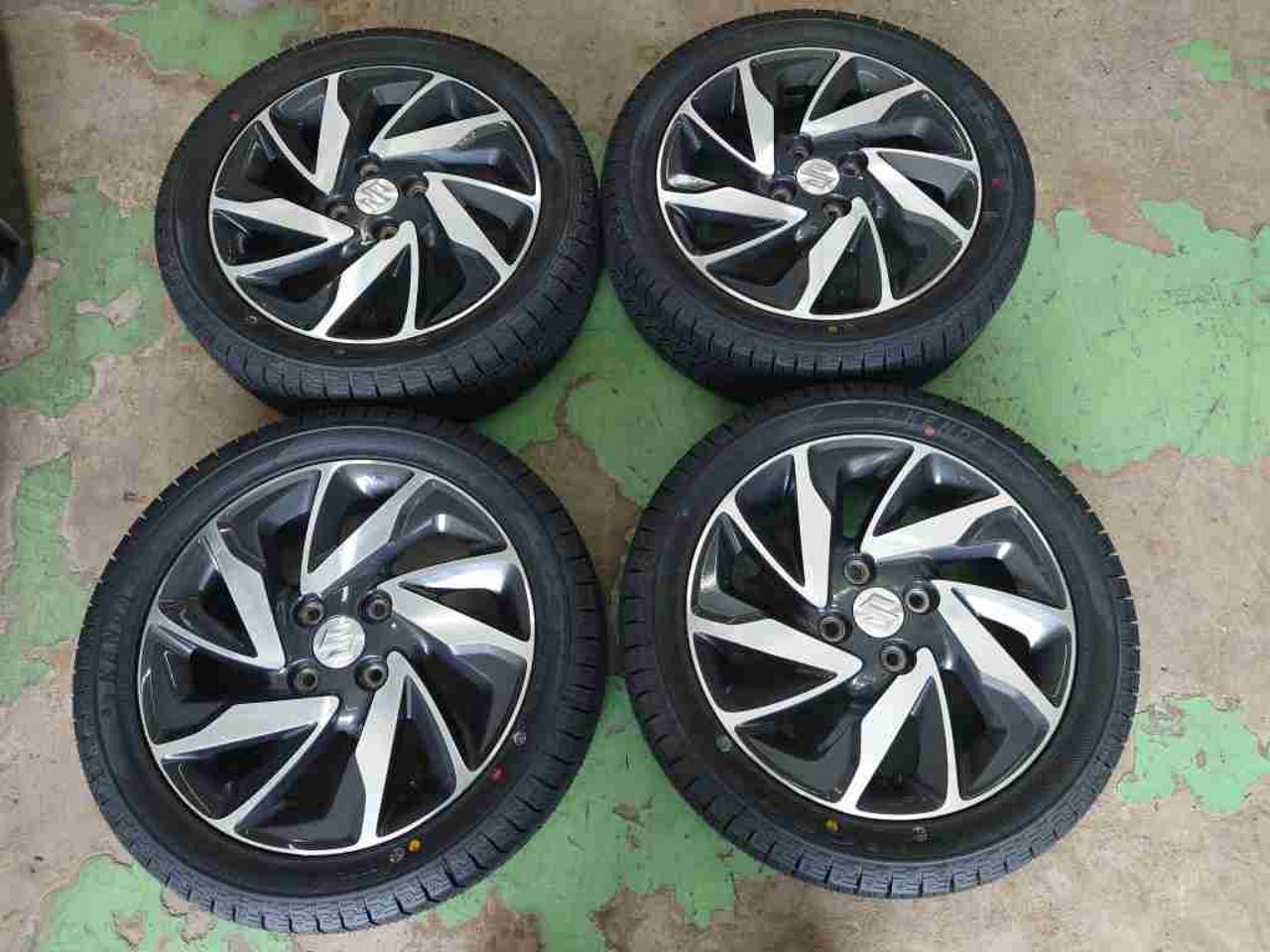 Suzuki genuine (SUZUKI)
Spacia original wheel
+
KENDA (Kenda)
KR36
ICETECNEO
165 / 55R15
100-4H
4 pieces set