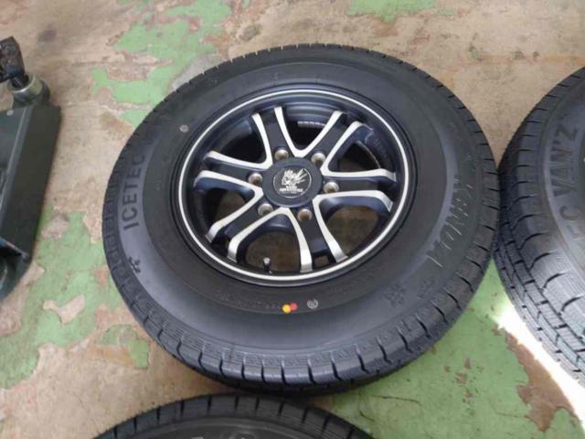 weds (Weds)
KEELER (Keeler)
TACTICS
+
KENDA (Kenda)
WR01
ICETEC
VAN'Z
195 / 80R15
139.7-6H
4 pieces set