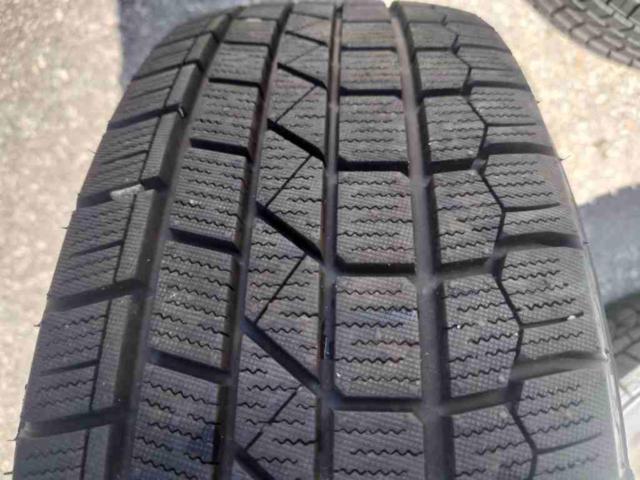 メーカー不明 VEX  + KENDA(ケンダ) KR36 ICETECNEO 205/65R16 114.3-5H