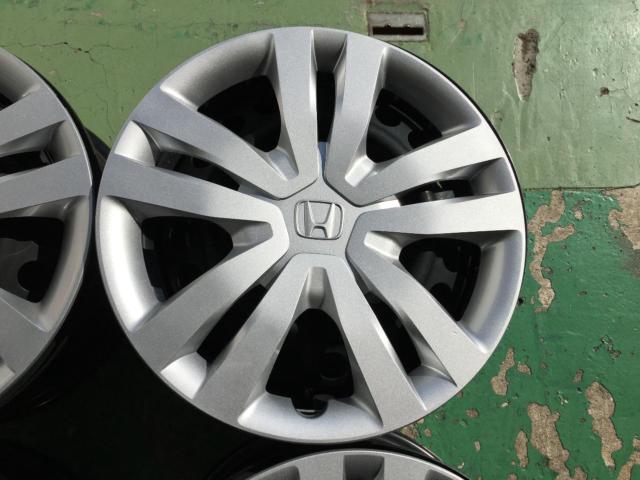 Honda
GR-based
Fit
Genuine
Steel wheel