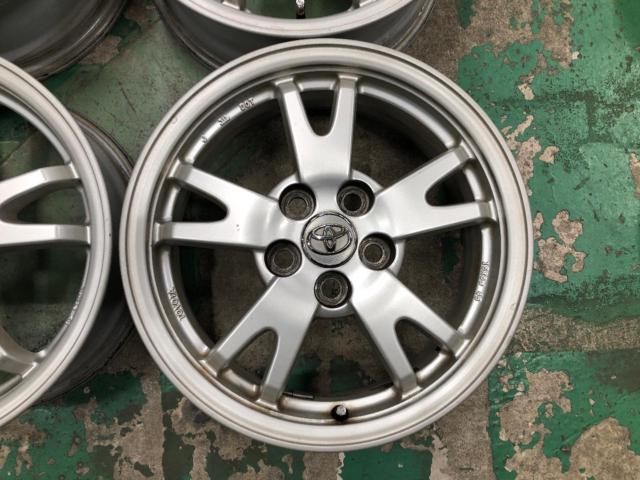トヨタ ZVW30 プリウス 前期 純正ホイール