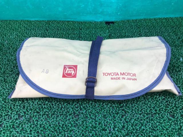 TOYOTA 純正車載工具