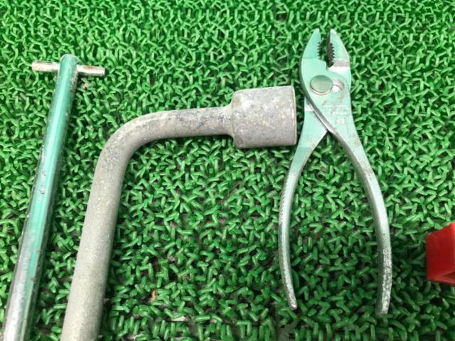TOYOTA 純正車載工具