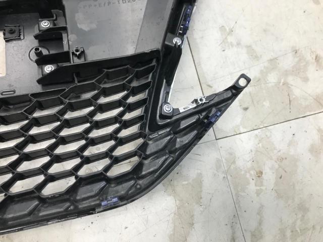 TOYOTA 純正フロントグリル