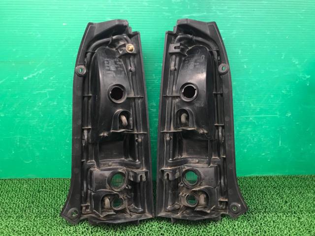 SUZUKI
Genuine tail lens