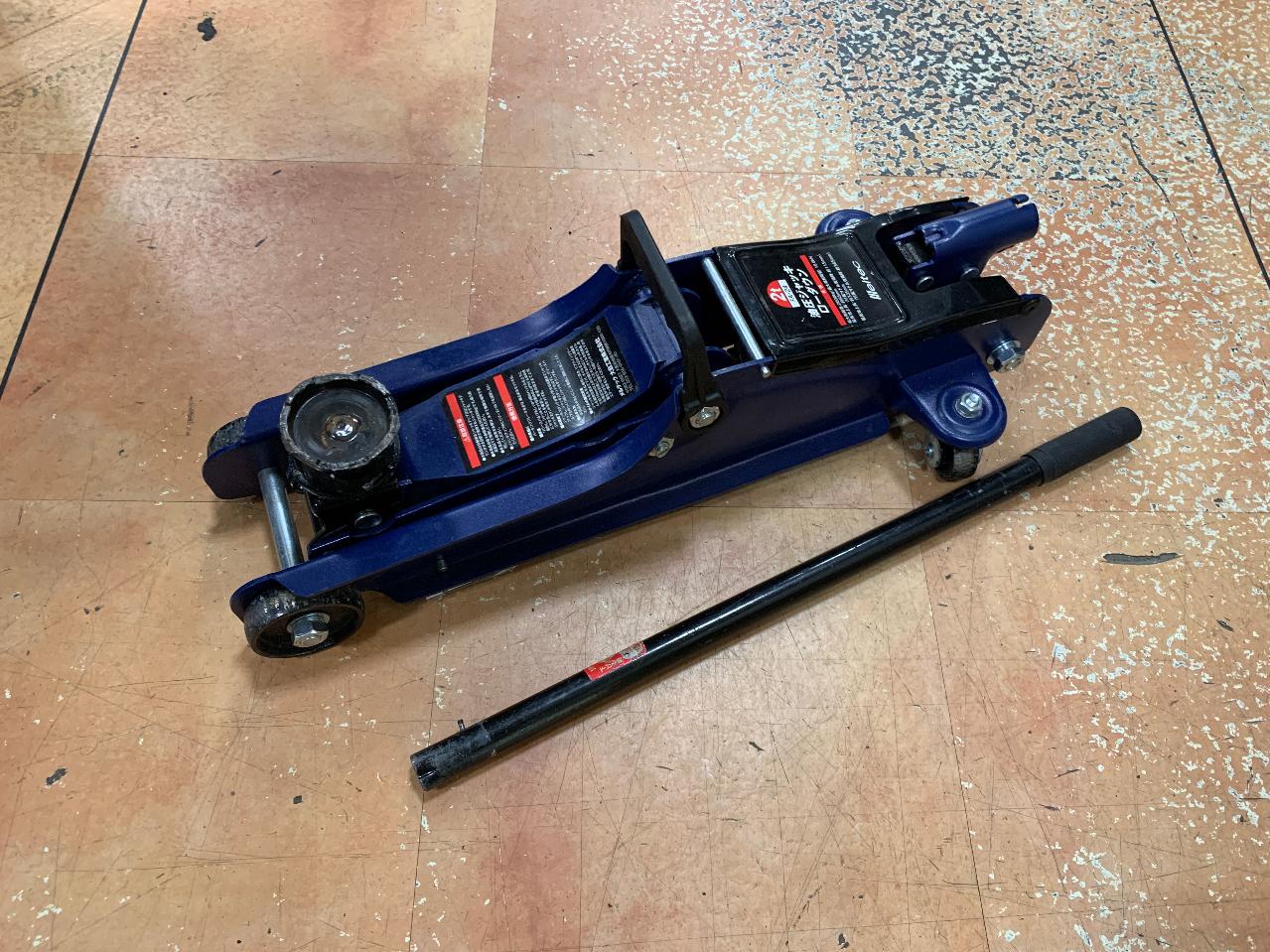 Meltec
Hydraulic floor jack
2t
Lowdown
FA-24