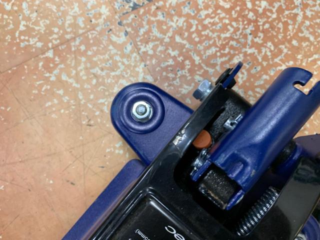 Meltec
Hydraulic floor jack
2t
Lowdown
FA-24