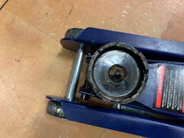 Meltec
Hydraulic floor jack
2t
Lowdown
FA-24