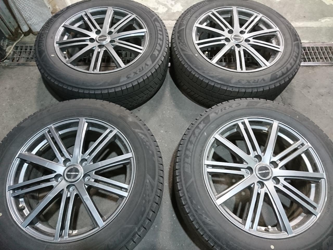BRIDGESTONE
BLIZZAK
VRX3
+
BRIDGESTONE
BALMINUM
XR10
