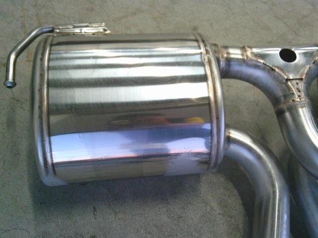 GANADOR
Center double-exit blue tail muffler