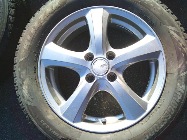 BRIDGESTONE BLIZZAK VRX3 + TOPY SIBILLA NEXT SF-5