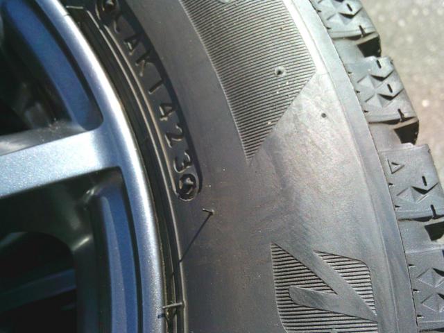 BRIDGESTONE
BLIZZAK
VRX2+weds
NIRVANA
NV spoke wheel