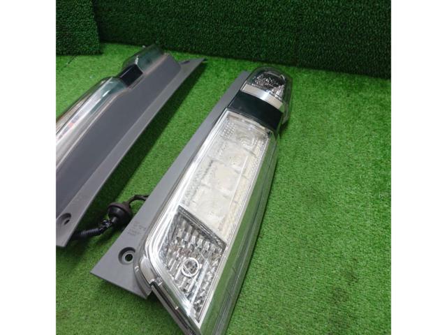 ホンダ N-WGNカスタム純正テールレンズ