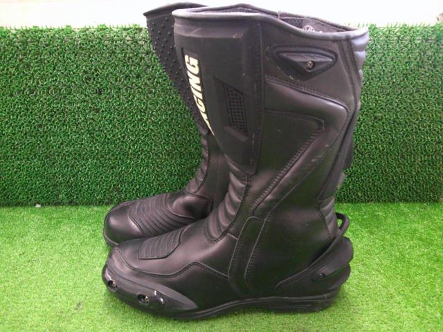 KISS
RACING
Racing boots