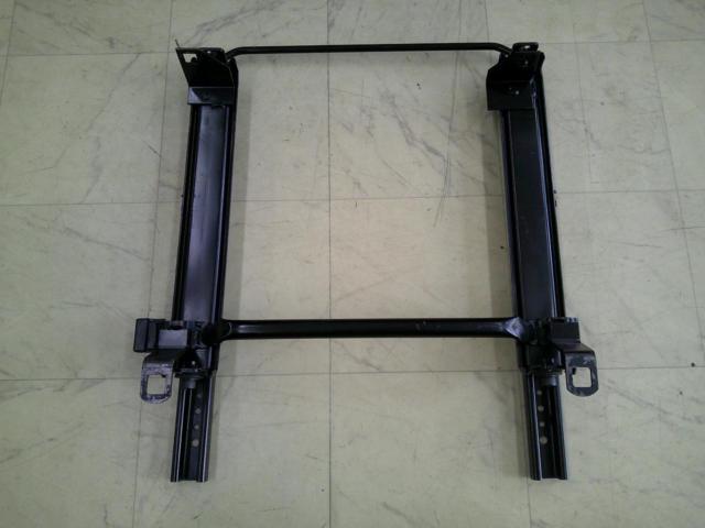 RECARO
Seat rail