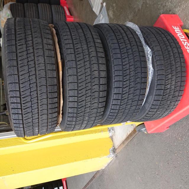 BRIDGESTONE BLIZZAK VRX2 + スバル WRX STI純正ホイール