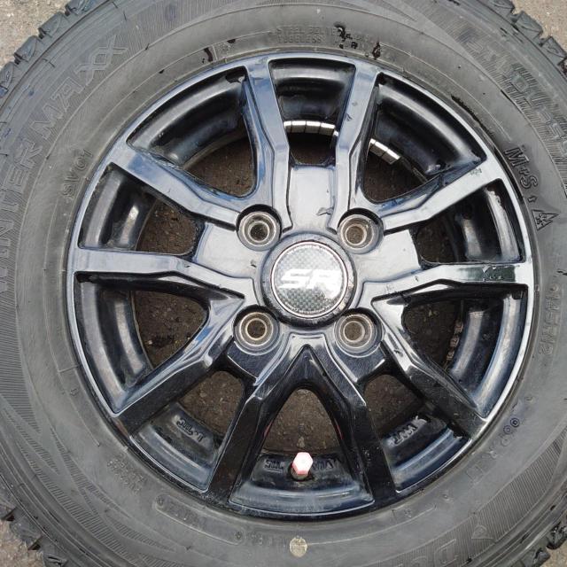 DUNLOP WINTERMAXX SV01 + Lehrmeister ELBE Vスポーク