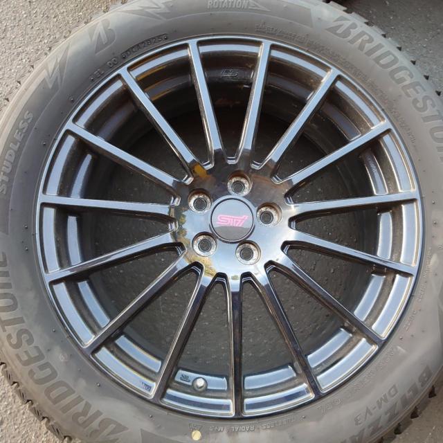BRIDGESTONE BLIZZAK DM-V3 + STI フォレスター純正オプションホイール