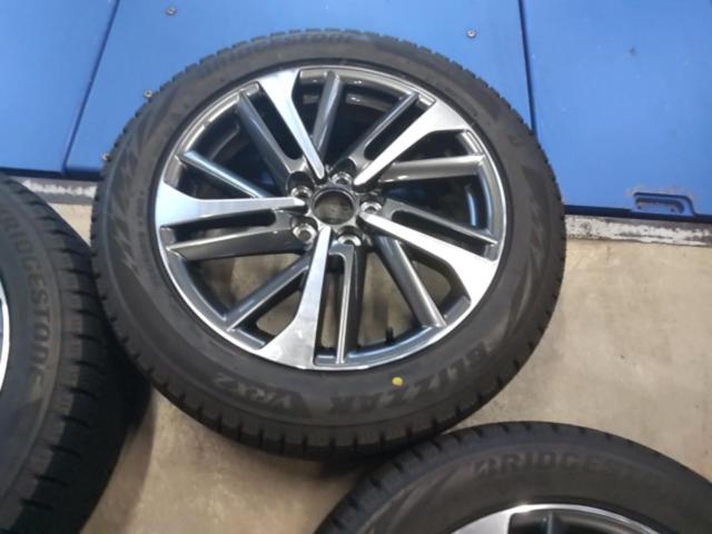 トヨタ純正(TOYOTA)  カローラクロス Zグレード 純正ホイール  + BRIDGESTONE(ブリヂストン) BLIZZAK VRX2
