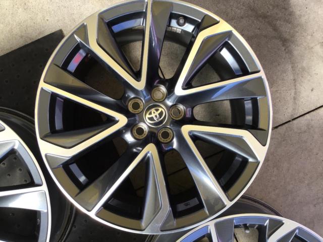 TOYOTA カローラスポーツ/GZグレード純正ホイール