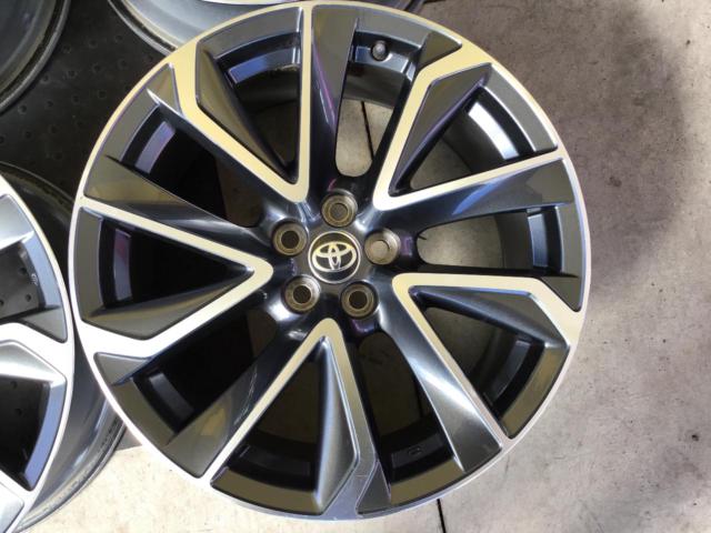 TOYOTA カローラスポーツ/GZグレード純正ホイール