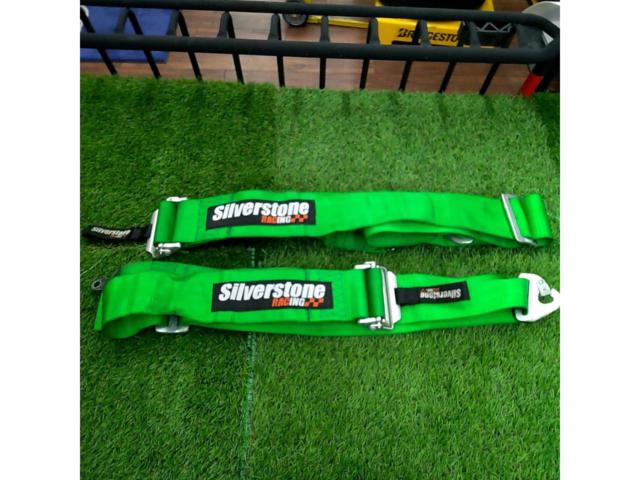 Silverstone  6点式 シートベルト