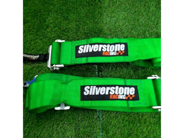 Silverstone  6点式 シートベルト