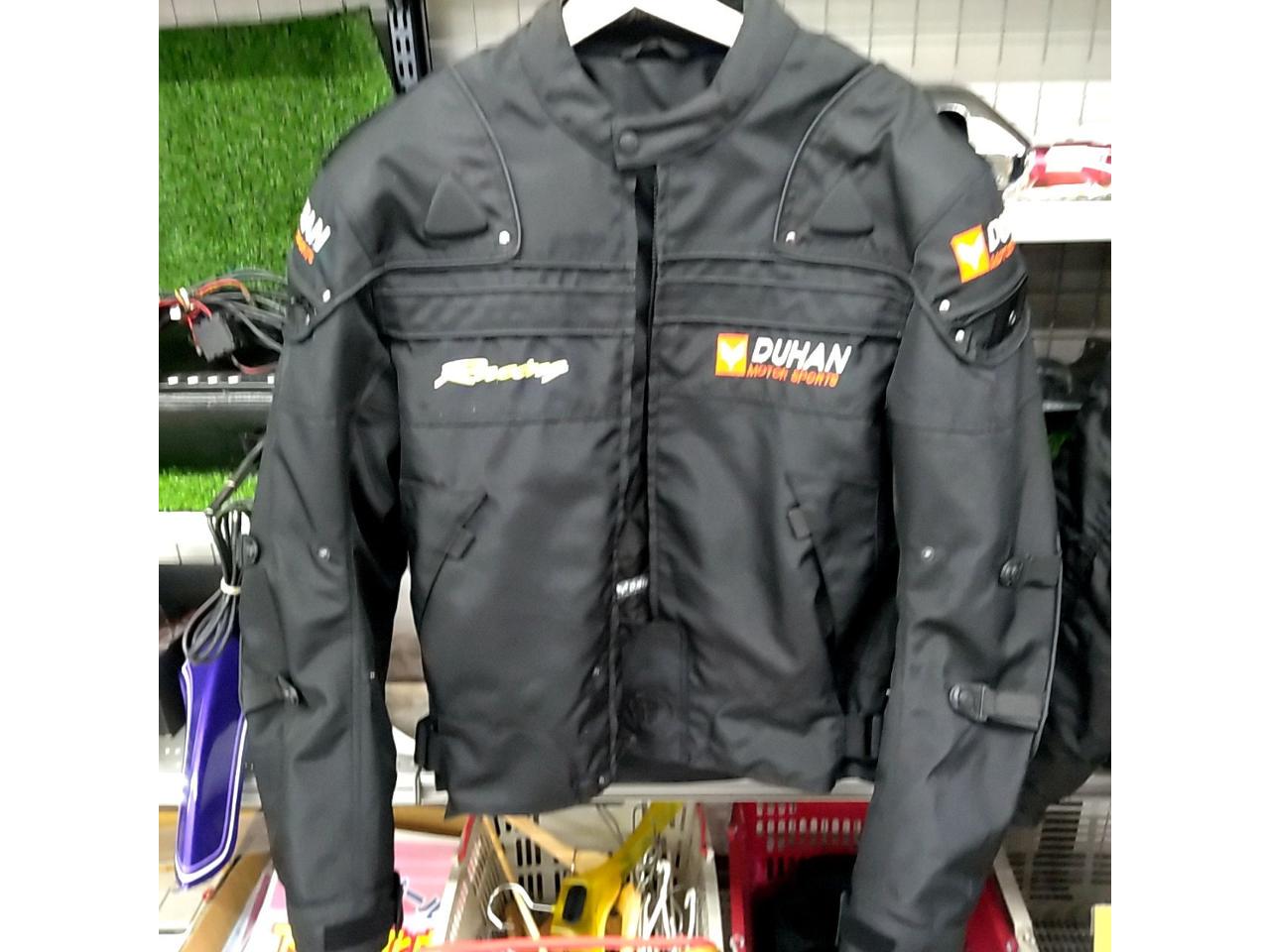 DUHAN jacket
XL size